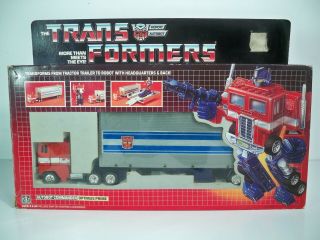 K1907432 Optimus Prime W Box 100 Complete 1984 G1 Transformers Hasbro