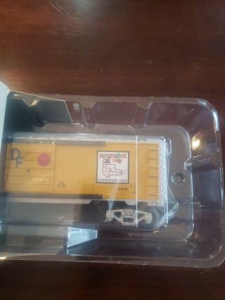 Lionel 6 - 39209 Union Pacific Railroad Boxcar LN/Box 3