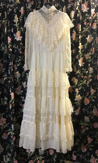 Gunne Sax Dress By Jessica In White Lace,  Size 5,  58 " Tall By 15 " Wide