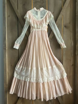 Vintage Jessica Mcclintock Gunne Sax Dress.  Minor Imperfections Due To Age.