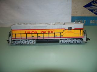 Ho Scale Tyco Sd - 24 Diesel Union Pacific Powered - Lighted - Runs / Does Not Move