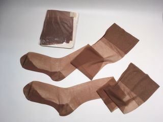 6 Pairs Vintage Nylon Stockings 9.  5 " X 30 " Flat Knit Rht Cotton Sole 15 Denier