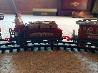 Bright Santa Fe Railroad RR Model Train Set Battery Powered 2
