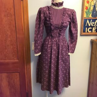 Gunne Sax Prairie Dress,  Purple And Lavender Floral Print,  Lace Trim