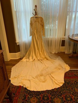 Vintage Wedding Dress And Veil 1940 