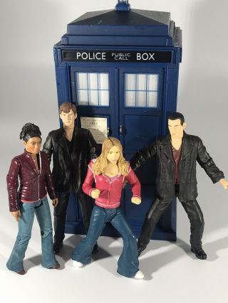 Dr Who Tardis With Action Figures Doctor Who Bbc