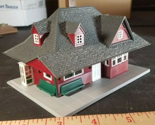 Ho Scale Model Structure Building Layout Train Station Benches Phone