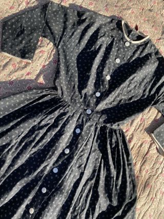 1940’s 1950’s Vintage Calico Black And White House Dress