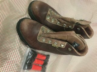Vintage Vasque Mountaineering Goretex Hiking Boots 10 1/2 M Cowhide