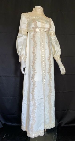 VTG 60’s Satin WEDDING DRESS Gown Ivory/Cream Beige Lace VICTORIAN LONG SLEEVE 2