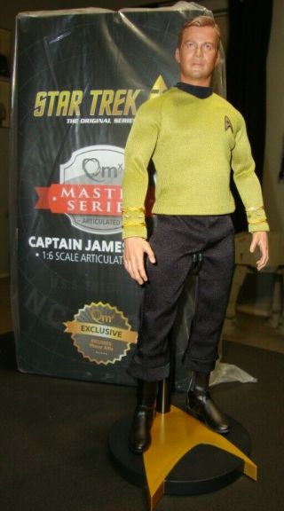 Qmx Star Trek Captain Kirk Exclusive 1/6 Scale Figure And Captain 