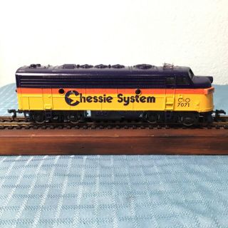 Bachmann “ho” Gauge Chesapeake & Ohio Chessie System Diesel Locomotive C&o 7010