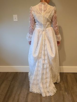 Vintage Prairie Wedding Dress,  Gunne Sax Style White / Cream Lace Train Euc