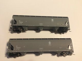 ho scale accurail acf 3 bay covered hopper 2 pack 799457 & 799465 IC CN 2