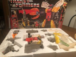 1985 G1 Transformers Omega Supreme Autobot Defense Base 99 Complete
