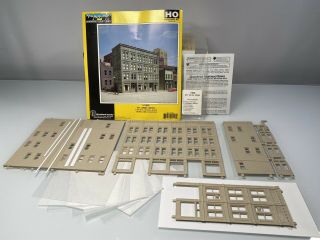 Dpm Design Preservation Models Ho Scale 11900 M.  T.  Arms Hotel Kit