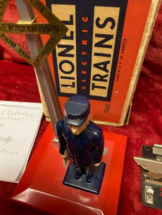1946 - 50 Vintage Lionel 1045 Operating Watchman IN ORIG BOX WITH CONTACTOR 3