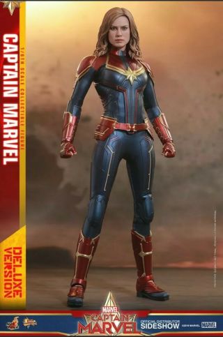 Hot Toys Captain Marvel Deluxe Version 1/6 Scale Collectible Figure