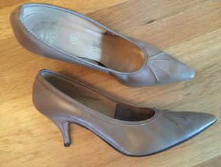 Vtg 1950s De Liso Debs Rare 9 B Taupe Mocha Leather Pumps Heels Shoe Pinup Retro
