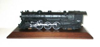 Lionel Train,  Avon 5344,  700e Hudson Locomotive W/display Base