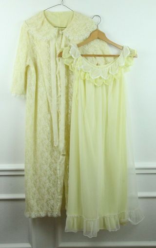 Mending Vintage 60s Nylon Yellow Lace Peignoir Set Robe Gown Negligee 34 Nightie