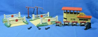 Hornby Dublo 3 Rail D1 Crossings,  Signal Cabin,  Water Cranes,  Buffers,  Crane Jacks