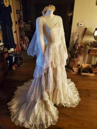Late 40s Early 50s Lace And Satin tiered Wedding Gown 2