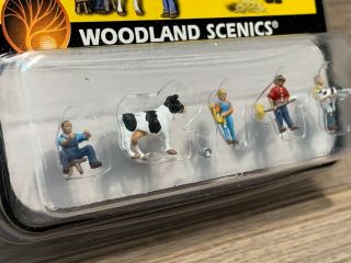 N Scale Woodland Scenics Dairy Farmers A2166 Cow,  Calf,  People 2