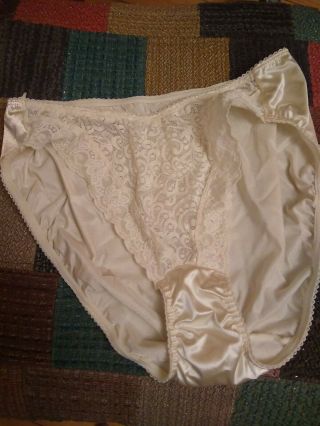 Vintage Van Raalte Bridal Panties Ivory Large Silky Lace Undies