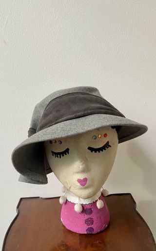 Vintage 1930 - 40s Grey Wool Tilt Women’s Hat Size 22