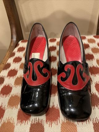 Vintage 1960’s Mod Town And Country Black & Red Patent Leather Shoes Size 7aaaa