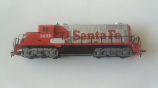 Tyco Train H O Ho Scale Santa Fe Diesel Locomotive 5628