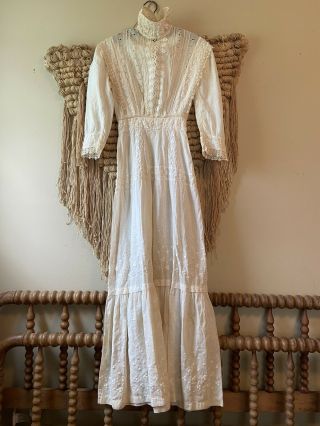 1900’s Victorian Antique Vintage High - Neck White Cotton Lawn Dress