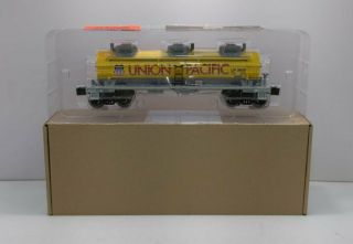 Menards 279 - 3960 Union Pacific Tank Car Ln/box