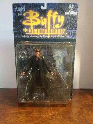 Buffy The Vampire Slayer " Angel " Figure Moore Action Collectibles