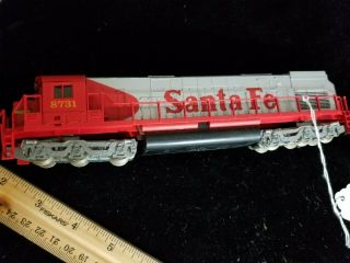 Tyco Santa Fe Diesel Train Locomotive Engine 8731 - Ho Scale Silver & Red M31