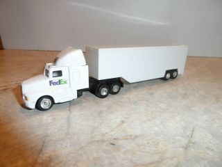 Ho Scale Tractor And Trailer