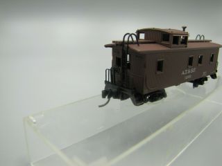 Micro Trains N Scale Santa Fe 34 ' Wood Sheathed Caboose 51100 2