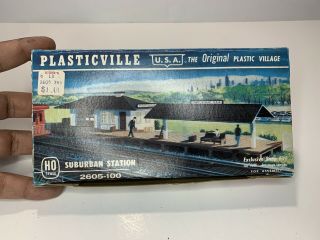 B51 Vintage Plasticville Ho Scale Model Trains Suburban Station Building Kit Ex