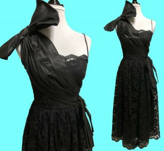 Vintage 1950s /1960s Black Lace Bow Trim Formal Shoulder Cocktail Party Dress