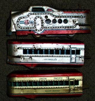 Vintage Marx Train M10005 Union Pacific Streamline Locomotive & 2 Passenger Cars