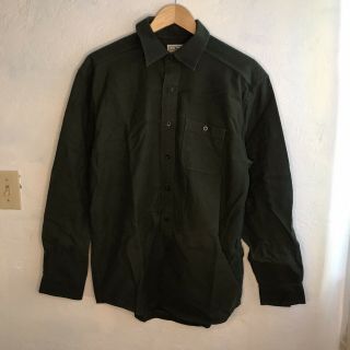 1990s Vintage L.  L.  Bean Green Chamois Button Down Shirt Size Medium Long Sleeve