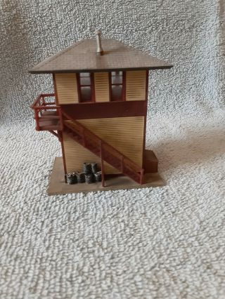 Walthers Trackside Signal Tower Assembled Building Ho Scale