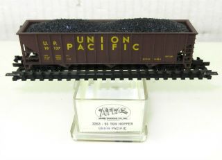 Atlas N Scale 3263 90 Ton Hopper W/load Up Union Pacific 18137 Ec S08