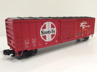 Weaver Ultra Line U1514 50’ Ribbed Side Boxcar Santa Fe.  3 - Rail.  Rd 609007