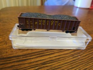Atlas N Scale Freight Train Car,  Union Pacific 90 Ton Hopper With Load Up 18137