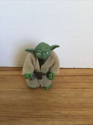 Vintage 1980 Star Wars Yoda Action Figure With Robe Belt