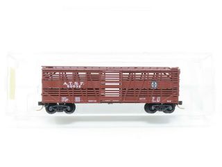 N Scale Kadee Micro - Trains Mtl Atsf Santa Fe Single Door Wooden Stock Car 50632
