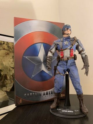 Hot Toys Captain America: The First Avenger Action Figure