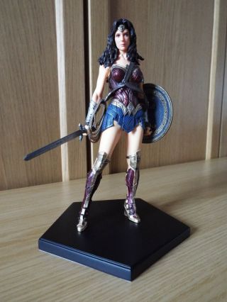Iron Studios Dc Comics Wonder Woman 1/10 Scale Statue